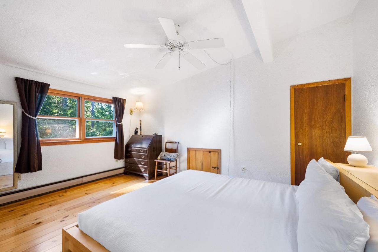 Cozy Condo By Tripp Lake Warrensburg Exterior foto