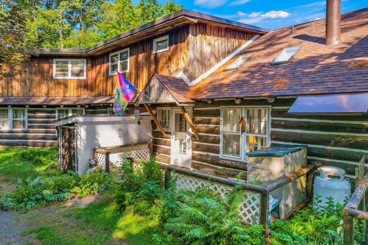 Cozy Condo By Tripp Lake Warrensburg Exterior foto